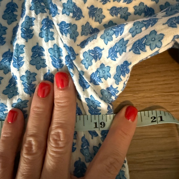 Vineyard Vines flowy floral blouse • Women’s medium - Picture 3 of 6